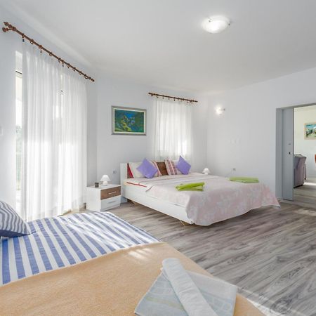 Apartmani Natasa Vrsar Eksteriør billede